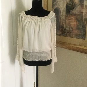 🦋XOXO ladies blouse 🦋🦋BOGO